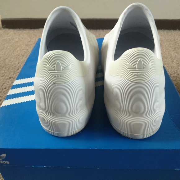 MEN SHOES - Picture 2 of 6